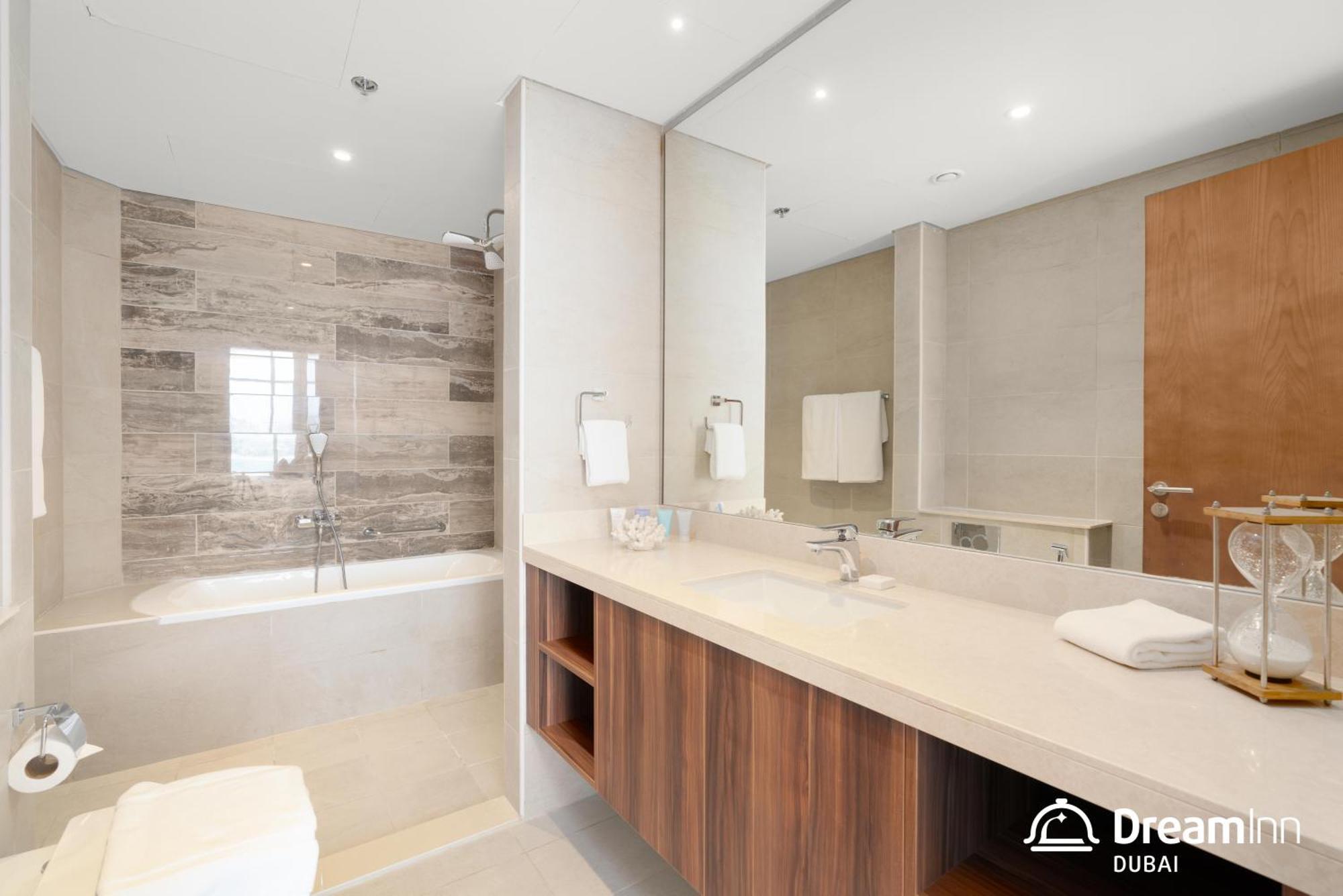 Dream Inn Apartments - Mina By Azizi دبي المظهر الخارجي الصورة